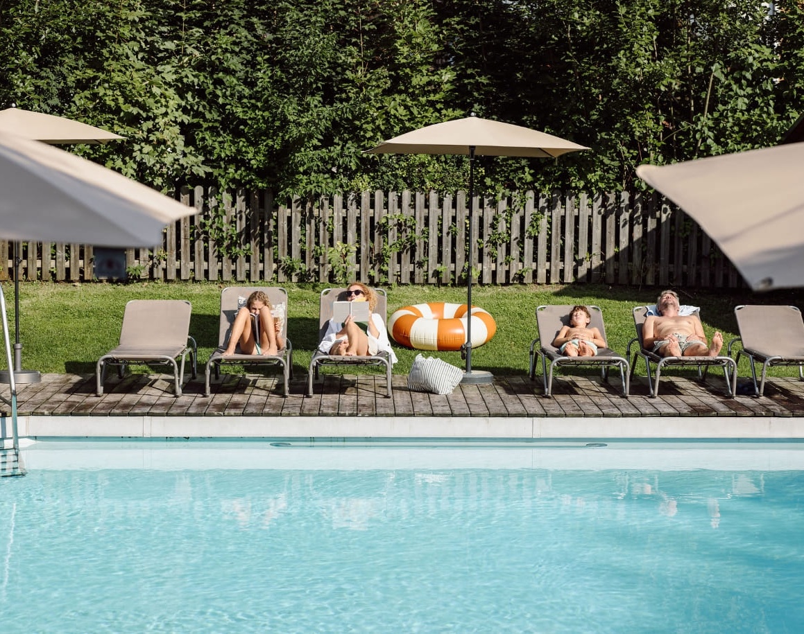 Entspannung am Pool im Resl Resort Flachau