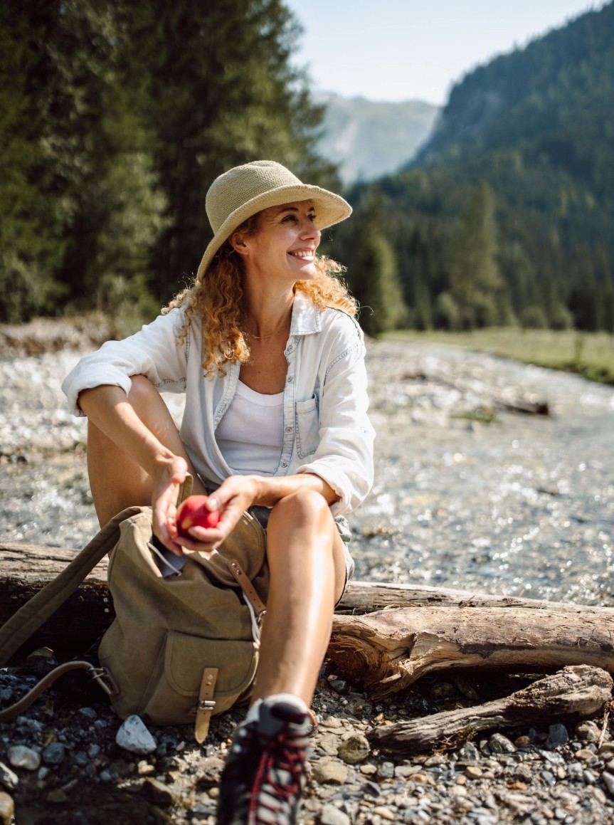 Beim Wandern die wunderschöne Natur genießen