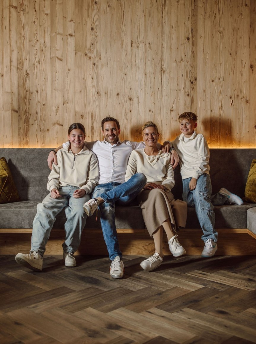 Emilia und Elias mit Sabrina und Daniel